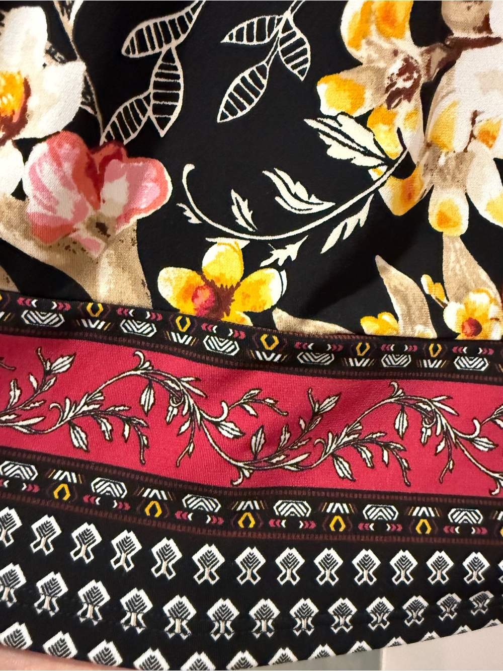 White House Black Market Black Floral V-Neck Camisole with Pink & Yellow Large - Picture 3 of 7